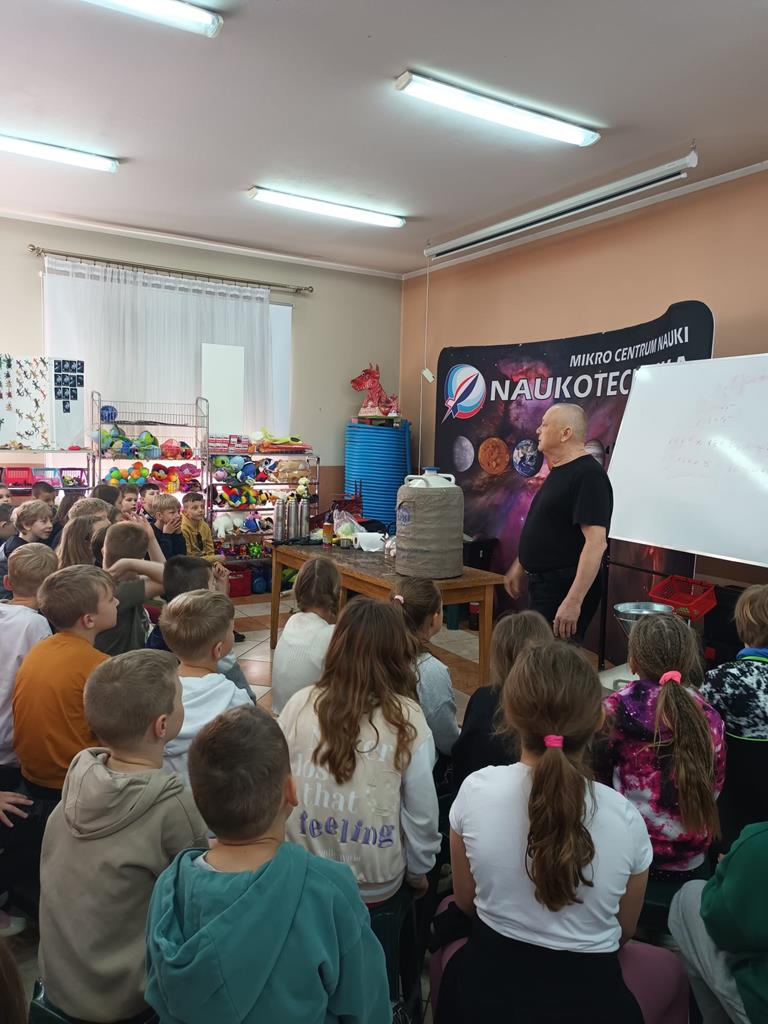 Żywa lekcja fizyki w Mikro Centrum Nauki