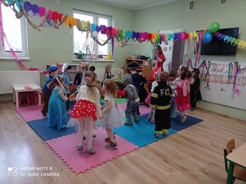 Bal karnawałowy w przedszkolu