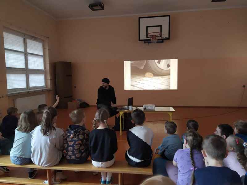 prelekcja fundacji i ośrodka rehabilitacji Mysikrólik