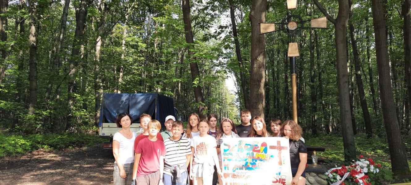 akcja sprzątanie świata i projekt historyczny