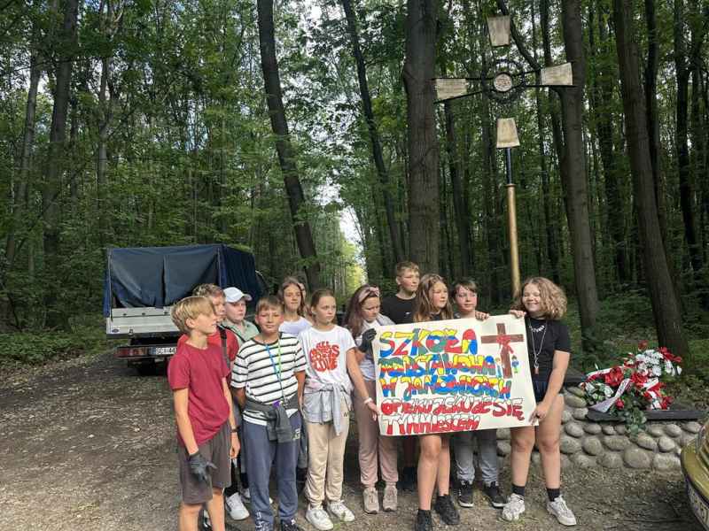 akcja sprzątanie świata i projekt historyczny